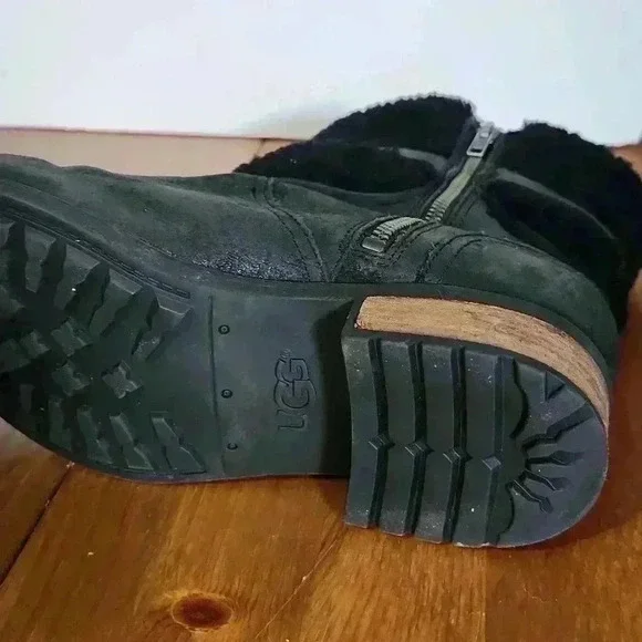 UGG AUSTRIALIA size 9 - Picture 7 of 8
